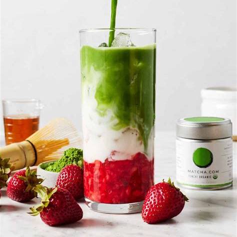 STRAWBERRY MATCHA LATTE (KÜÇÜK)
