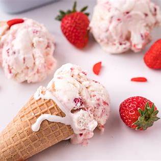 Strawberry (BÜYÜK) · Cream