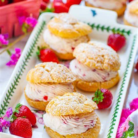 Strawberry (KÜÇÜK) · Cream